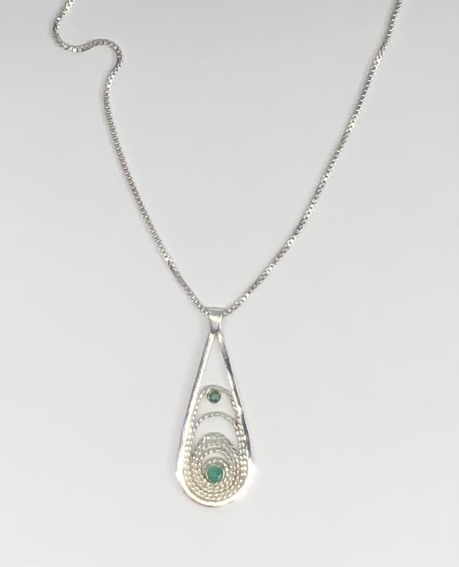 Necklaces & Pendants